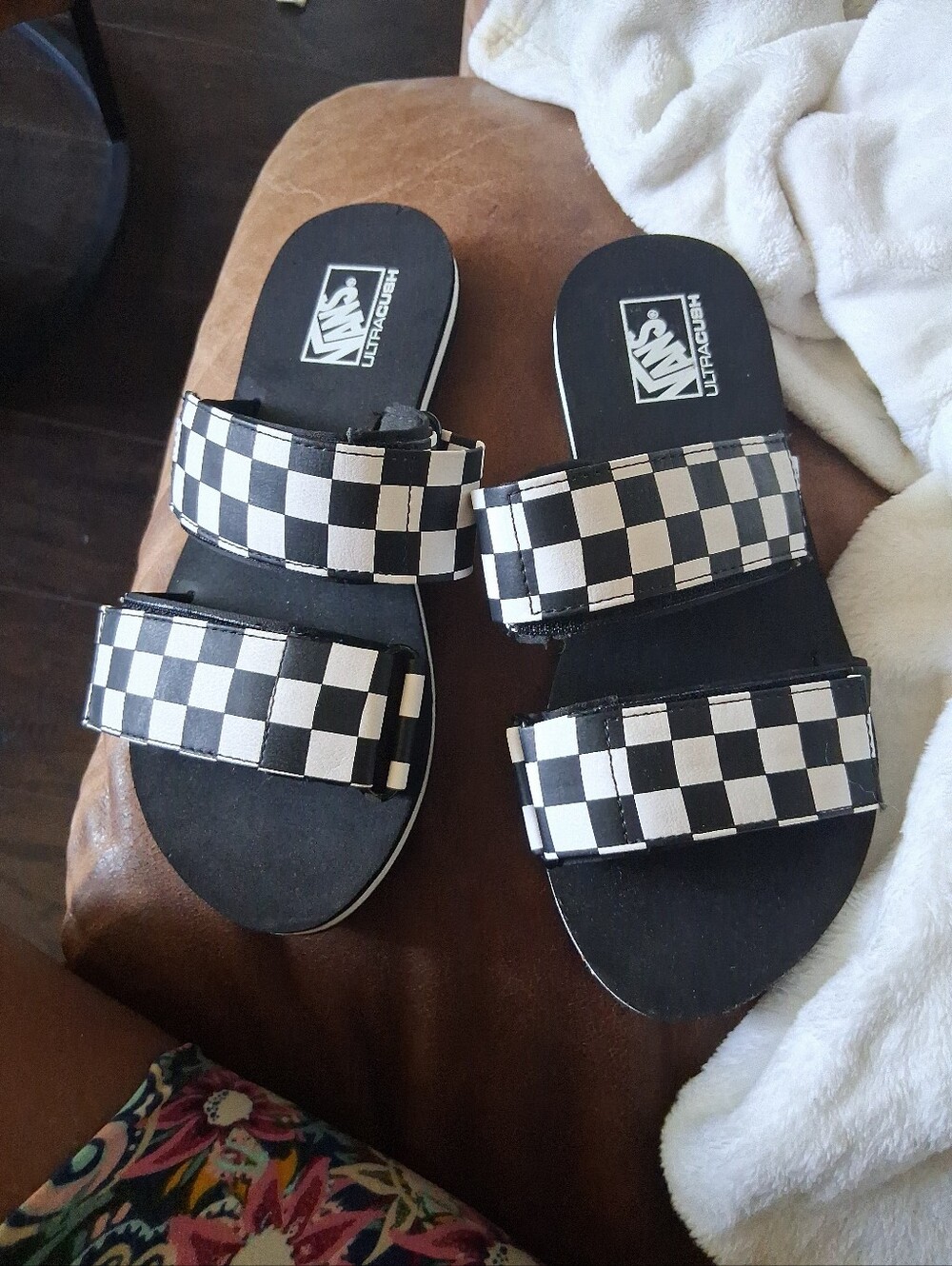 VANS Cayucas UltraCush Two Strap Slide  Checkerboard Slip-On Sandal Size 6